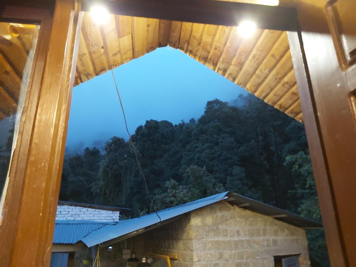 Utopia Hostels Dharamkot Mcleodganj Dharamshala Buitenkant foto