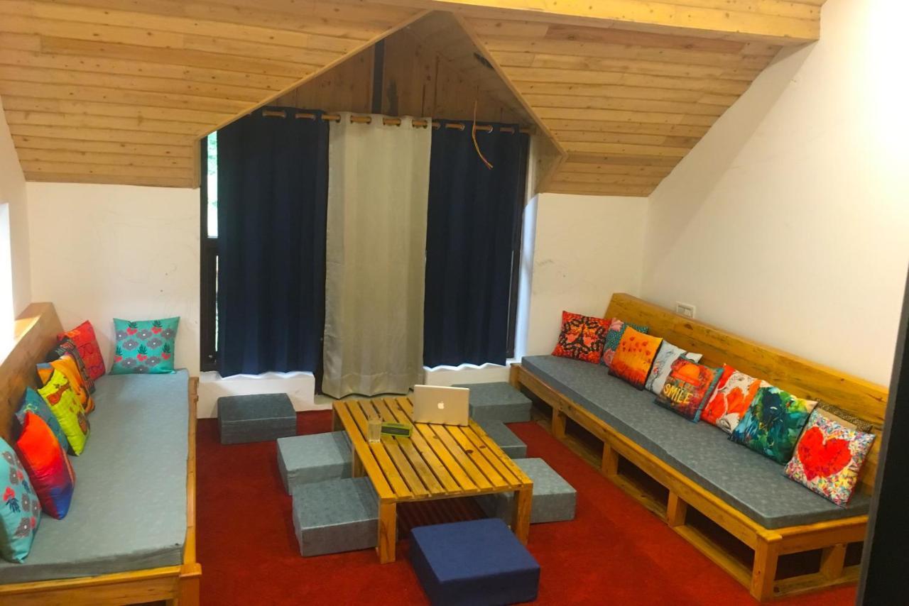 Utopia Hostels Dharamkot Mcleodganj Dharamshala Buitenkant foto
