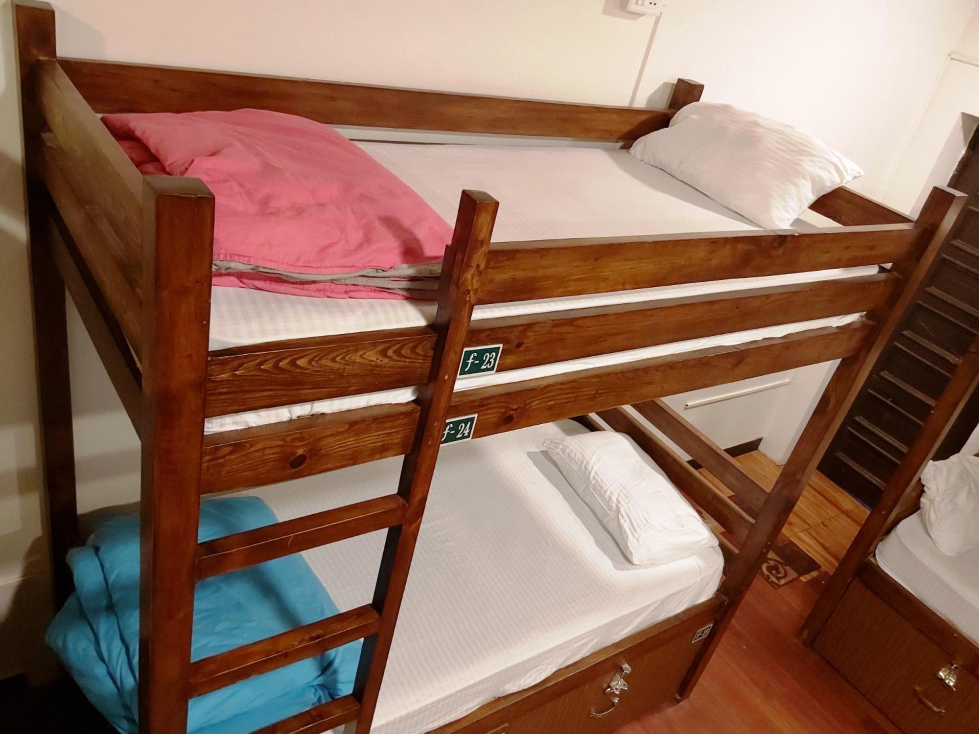 Utopia Hostels Dharamkot Mcleodganj Dharamshala Buitenkant foto