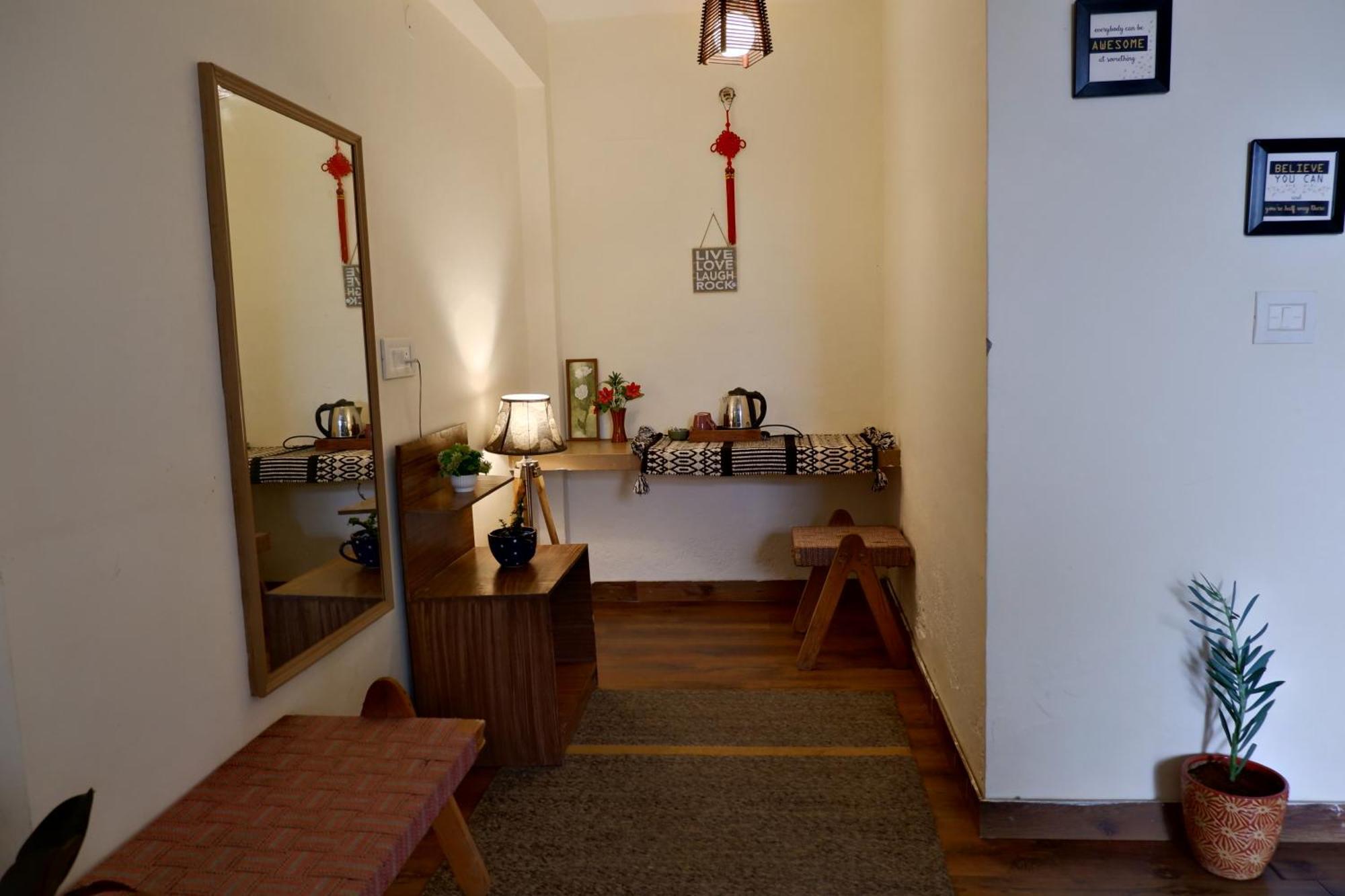 Utopia Hostels Dharamkot Mcleodganj Dharamshala Buitenkant foto
