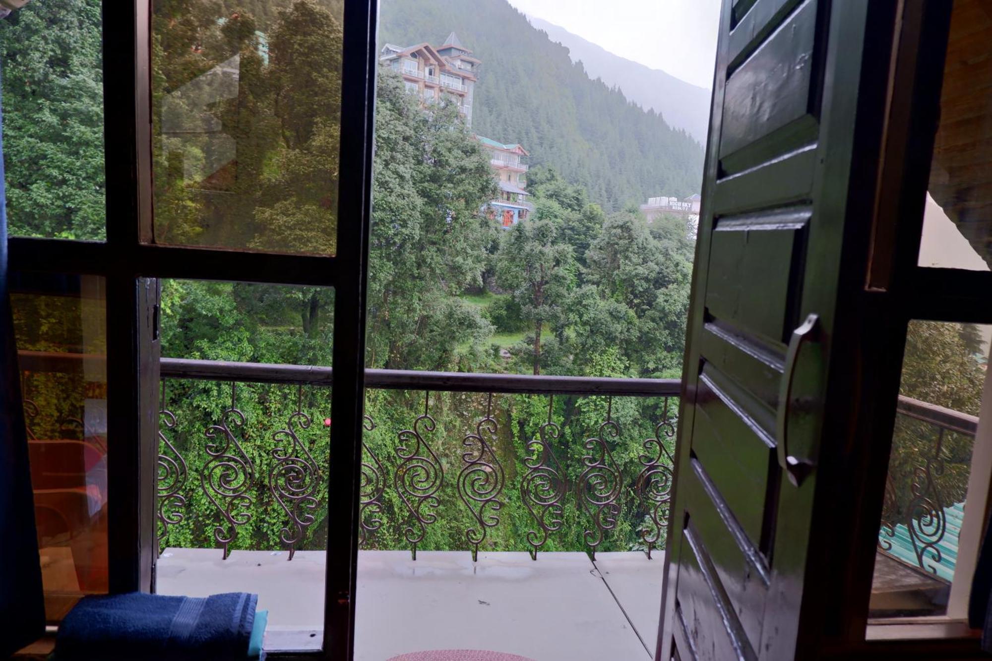 Utopia Hostels Dharamkot Mcleodganj Dharamshala Buitenkant foto